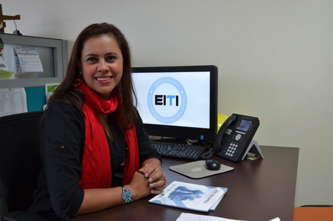 La coordinadora de EITIColombia, Gloria Patricia Gamba hizo parte del grupo de las 8 tesas de la minería de Brújula Minera